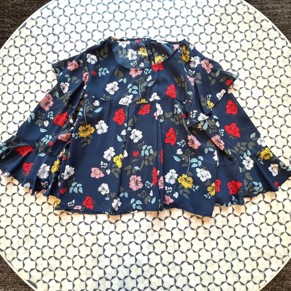 Jack By BB Dakota Floral Print Navy Blouse With Back Buttons & Split  Size M